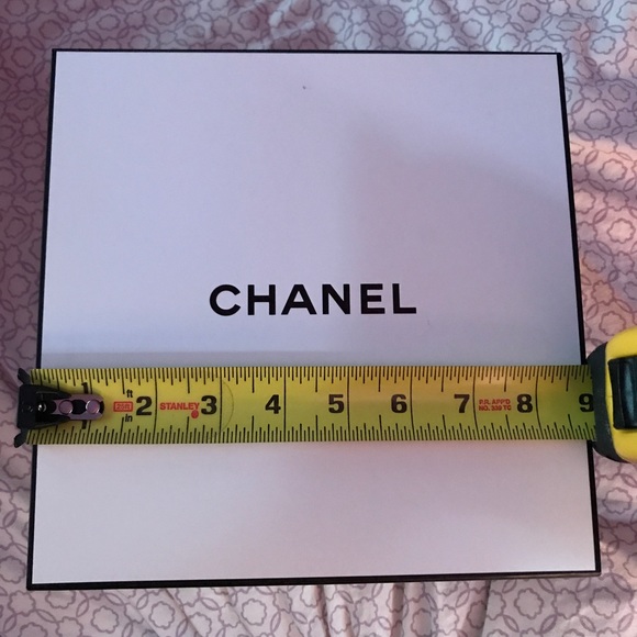 Chanel EMPTY gift box ! PERFECT CONDITION - Picture 1 of 7